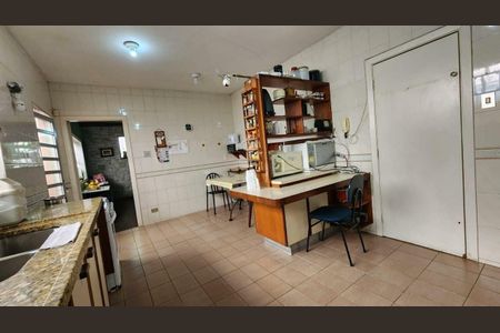 Casa à venda com 270m², 3 quartos e 8 vagas