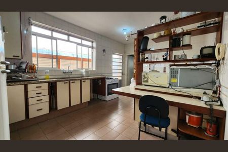 Casa à venda com 270m², 3 quartos e 8 vagas