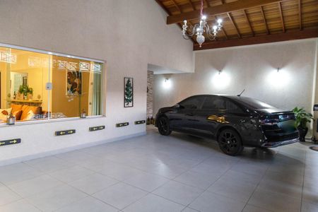 Casa à venda com 225m², 5 quartos e 4 vagas Casa à venda com 225m², 5 quartos e 4 vagasGaragem