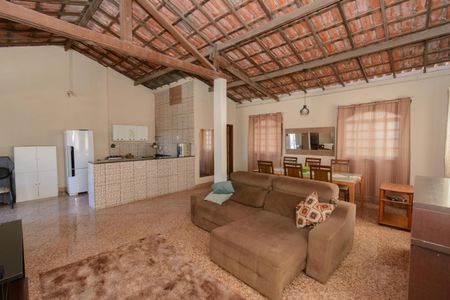 Casa para alugar com 108m², 2 quartos e 1 vagaSala