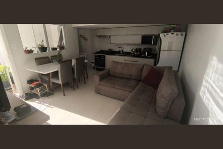 Casa à venda com 211m², 5 quartos e 4 vagas Casa à venda com 211m², 5 quartos e 4 vagasSala