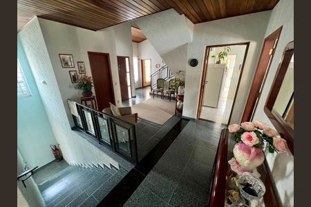 Casa à venda com 449m², 4 quartos e 6 vagas Casa à venda com 449m², 4 quartos e 6 vagasFoto 10