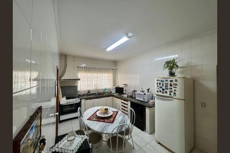 Casa à venda com 449m², 4 quartos e 6 vagas Casa à venda com 449m², 4 quartos e 6 vagasFoto 07