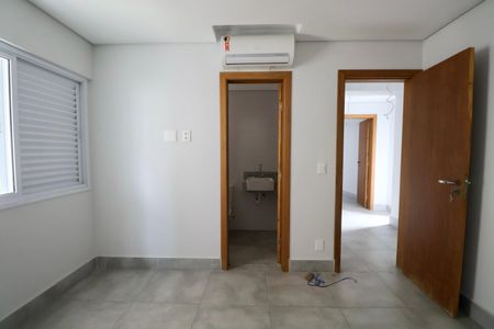 Apartamento para alugar com 145m², 3 quartos e 3 vagasSuíte 1