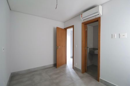 Apartamento para alugar com 145m², 3 quartos e 3 vagasSuíte 2