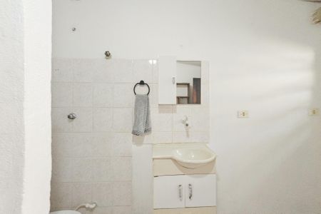 Casa para alugar com 18m², 1 quarto e sem vaga Casa para alugar com 18m², 1 quarto e sem vagaBanheiro