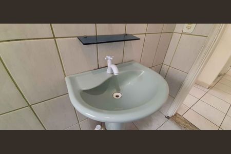 Casa para alugar com 125m², 4 quartos e 2 vagasBanheiro Social