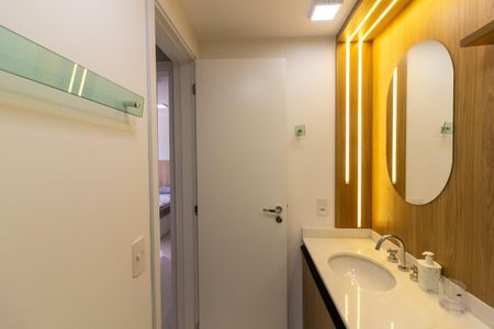Apartamento à venda com 66m², 2 quartos e 2 vagasBanheiro Social