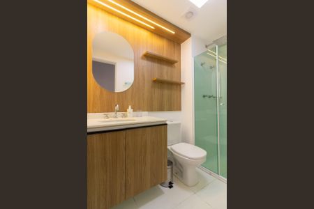 Apartamento à venda com 66m², 2 quartos e 2 vagasBanheiro Social