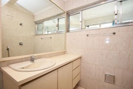 Apartamento à venda com 71m², 2 quartos e sem vaga Apartamento à venda com 71m², 2 quartos e sem vagaBanheiro social