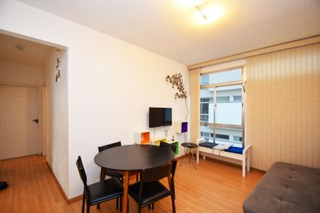 Apartamento à venda com 71m², 2 quartos e sem vaga Apartamento à venda com 71m², 2 quartos e sem vagaSala