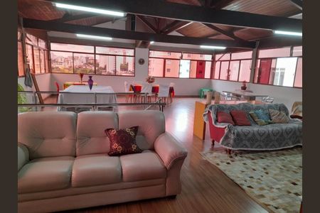 Casa à venda com 396m², 4 quartos e 3 vagas Casa à venda com 396m², 4 quartos e 3 vagasFoto 08