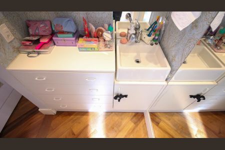 Apartamento para alugar com 107m², 2 quartos e 3 vagas Apartamento para alugar com 107m², 2 quartos e 3 vagasBanheiro da Suíte 1