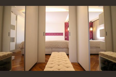 Apartamento para alugar com 107m², 2 quartos e 3 vagas Apartamento para alugar com 107m², 2 quartos e 3 vagasSuíte Master (Closet)