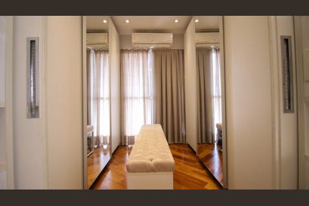 Apartamento para alugar com 107m², 2 quartos e 3 vagas Apartamento para alugar com 107m², 2 quartos e 3 vagasSuíte Master (Closet)