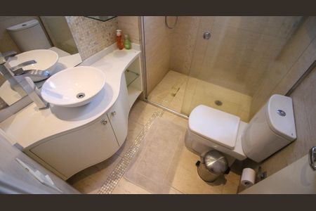 Apartamento para alugar com 107m², 2 quartos e 3 vagas Apartamento para alugar com 107m², 2 quartos e 3 vagasBanheiro da Suíte Master