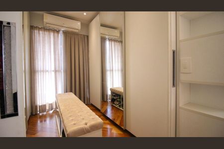 Apartamento para alugar com 107m², 2 quartos e 3 vagas Apartamento para alugar com 107m², 2 quartos e 3 vagasSuíte Master (Closet)