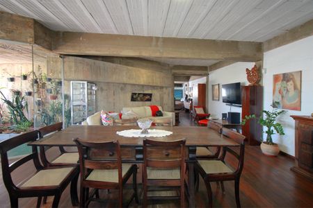 Apartamento à venda com 150m², 2 quartos e 2 vagasSala