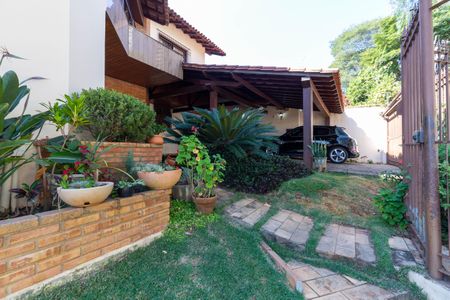 Casa para alugar com 515m², 4 quartos e 4 vagas Casa para alugar com 515m², 4 quartos e 4 vagasÁrea comum