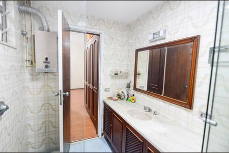 Apartamento à venda com 136m², 3 quartos e 1 vaga Apartamento à venda com 136m², 3 quartos e 1 vagaSuíte Banheiro