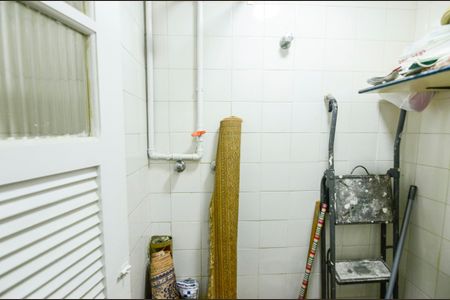 Apartamento à venda com 136m², 3 quartos e 1 vaga Apartamento à venda com 136m², 3 quartos e 1 vagaBanheiro de Serviço