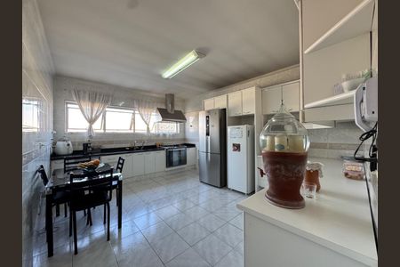 Casa à venda com 264m², 4 quartos e 5 vagas Casa à venda com 264m², 4 quartos e 5 vagasFoto 15