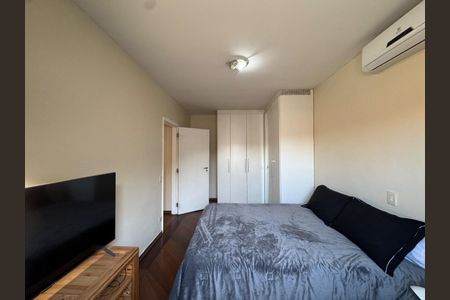 Casa à venda com 264m², 4 quartos e 5 vagas Casa à venda com 264m², 4 quartos e 5 vagasFoto 27