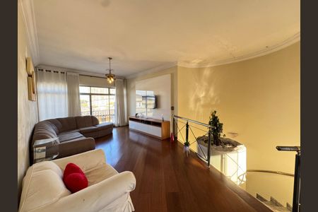 Casa à venda com 264m², 4 quartos e 5 vagas Casa à venda com 264m², 4 quartos e 5 vagasFoto 08