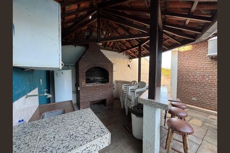 Casa à venda com 264m², 4 quartos e 5 vagas Casa à venda com 264m², 4 quartos e 5 vagasFoto 03