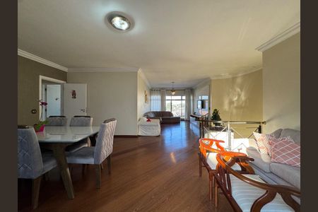 Casa à venda com 264m², 4 quartos e 5 vagas Casa à venda com 264m², 4 quartos e 5 vagasFoto 07