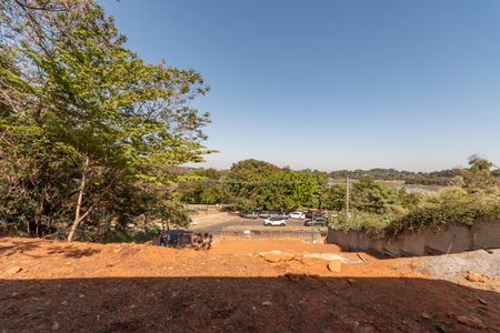 Casa para alugar com 1400m², 4 quartos e 3 vagasEntrada