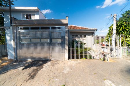 Fachada de casa à venda com 4 quartos, 240m² em Vila Guarani (zona Sul), São Paulo