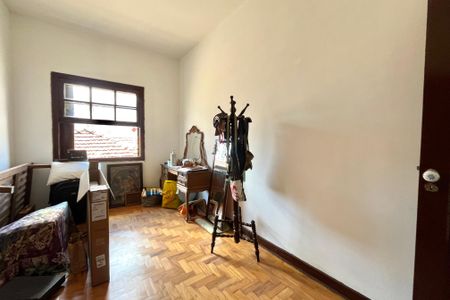 Casa à venda com 180m², 3 quartos e 6 vagas Casa à venda com 180m², 3 quartos e 6 vagasQuarto 2