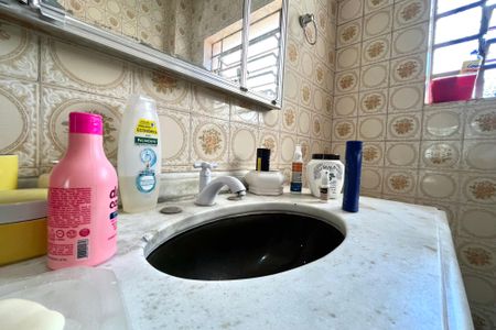 Casa à venda com 180m², 3 quartos e 6 vagas Casa à venda com 180m², 3 quartos e 6 vagasBanheiro Social