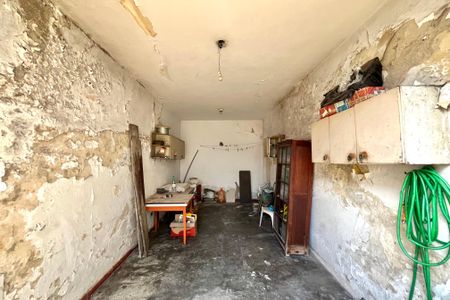 Casa à venda com 180m², 3 quartos e 6 vagas Casa à venda com 180m², 3 quartos e 6 vagasGaragem