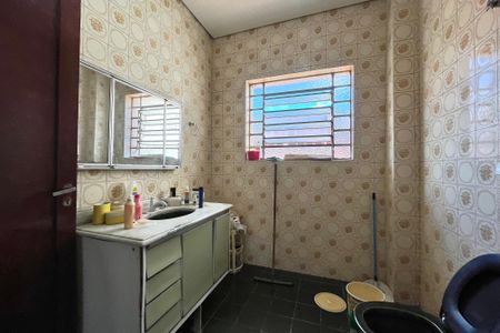 Casa à venda com 180m², 3 quartos e 6 vagas Casa à venda com 180m², 3 quartos e 6 vagasBanheiro Social