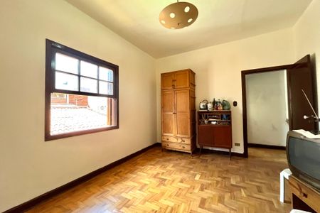 Casa à venda com 180m², 3 quartos e 6 vagas Casa à venda com 180m², 3 quartos e 6 vagasQuarto 3