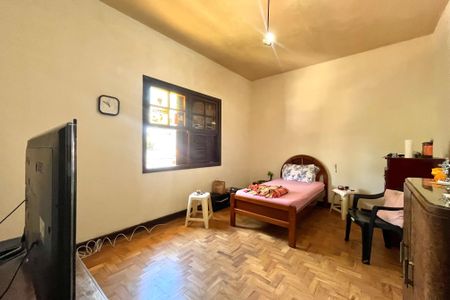 Casa à venda com 180m², 3 quartos e 6 vagas Casa à venda com 180m², 3 quartos e 6 vagasQuarto 1