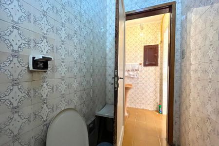 Casa à venda com 180m², 3 quartos e 6 vagas Casa à venda com 180m², 3 quartos e 6 vagasBanheiro Social 2