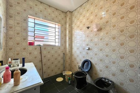 Casa à venda com 180m², 3 quartos e 6 vagas Casa à venda com 180m², 3 quartos e 6 vagasBanheiro Social