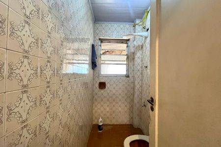 Casa à venda com 180m², 3 quartos e 6 vagas Casa à venda com 180m², 3 quartos e 6 vagasBanheiro Social 2