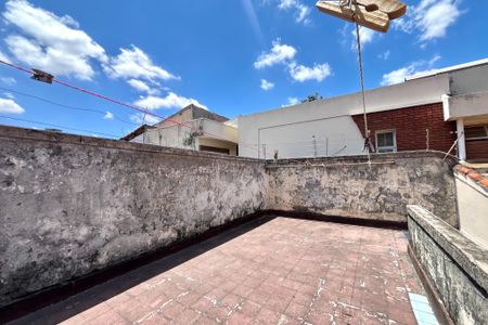 Casa à venda com 180m², 3 quartos e 6 vagas Casa à venda com 180m², 3 quartos e 6 vagasÁrea externa