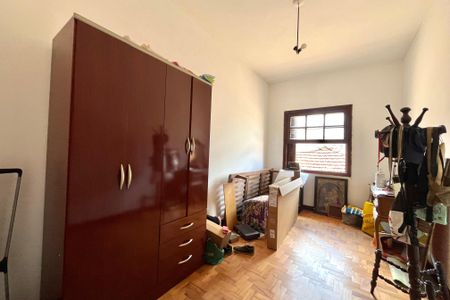 Casa à venda com 180m², 3 quartos e 6 vagas Casa à venda com 180m², 3 quartos e 6 vagasQuarto 2