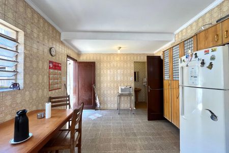 Casa à venda com 180m², 3 quartos e 6 vagas Casa à venda com 180m², 3 quartos e 6 vagasCozinha