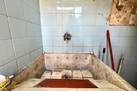 Casa à venda com 180m², 3 quartos e 6 vagas Casa à venda com 180m², 3 quartos e 6 vagasÁrea de Serviço