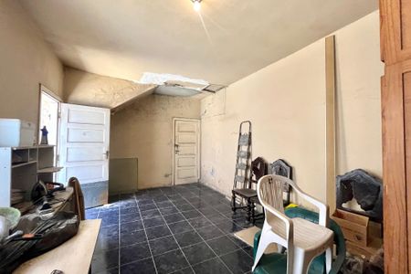 Casa à venda com 180m², 3 quartos e 6 vagas Casa à venda com 180m², 3 quartos e 6 vagasQuarto de Serviço