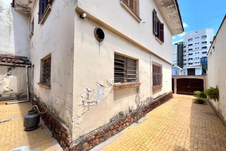 Casa à venda com 180m², 3 quartos e 6 vagas Casa à venda com 180m², 3 quartos e 6 vagasÁrea externa