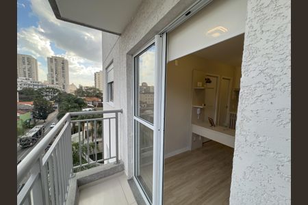Apartamento para alugar com 28m², 1 quarto e sem vaga Apartamento para alugar com 28m², 1 quarto e sem vagaSacada/Sala/Cozinha