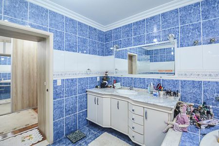 Casa de condomínio à venda com 700m², 5 quartos e 3 vagasBanheiro da  Suíte 1