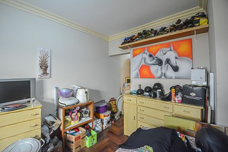 Casa de condomínio à venda com 700m², 5 quartos e 3 vagasQuarto de Serviço